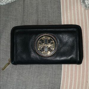 Authentic black leather Tory Burch Wallet